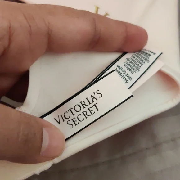 Victoria's Secret Bra - Picture 2 of 5